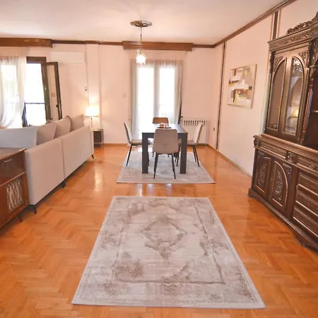 Alexandra Welcome Maxi Place Kastoria