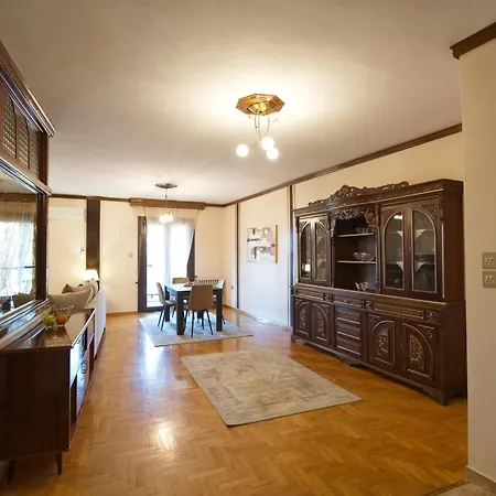 Alexandra Welcome Maxi Place Kastoria