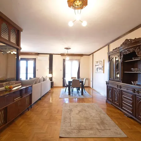 Alexandra Welcome Maxi Place