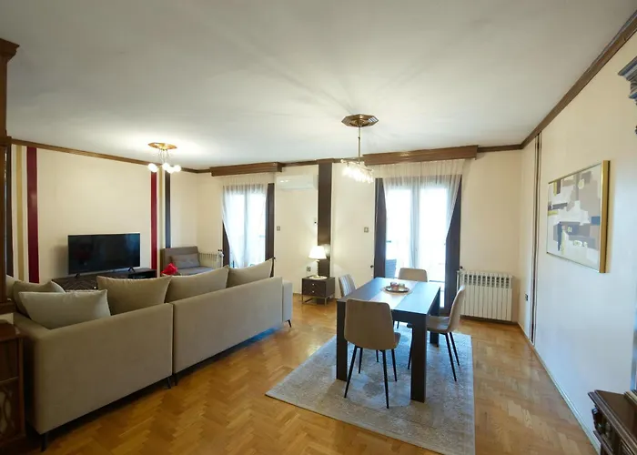 Alexandra Welcome Maxi Place Apartment
